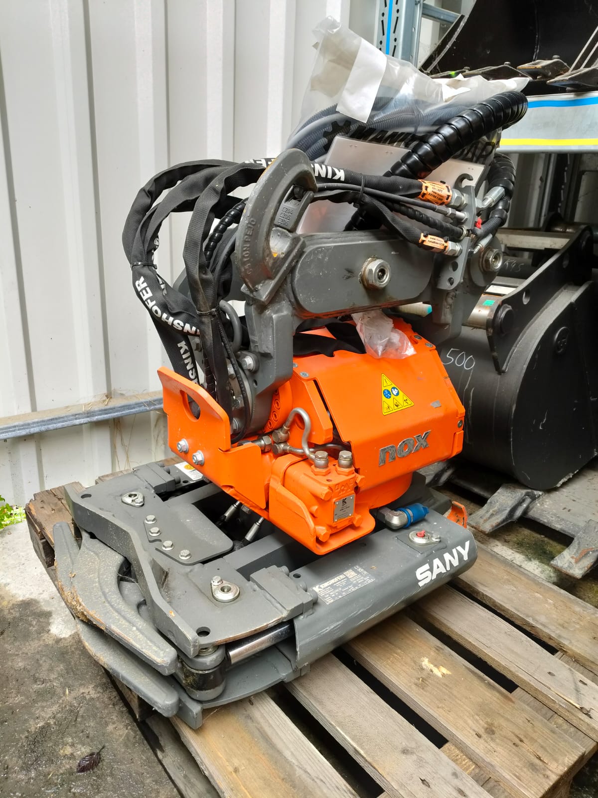 Kinshofer Tiltrotator NOX TR11 mit Greifermodul