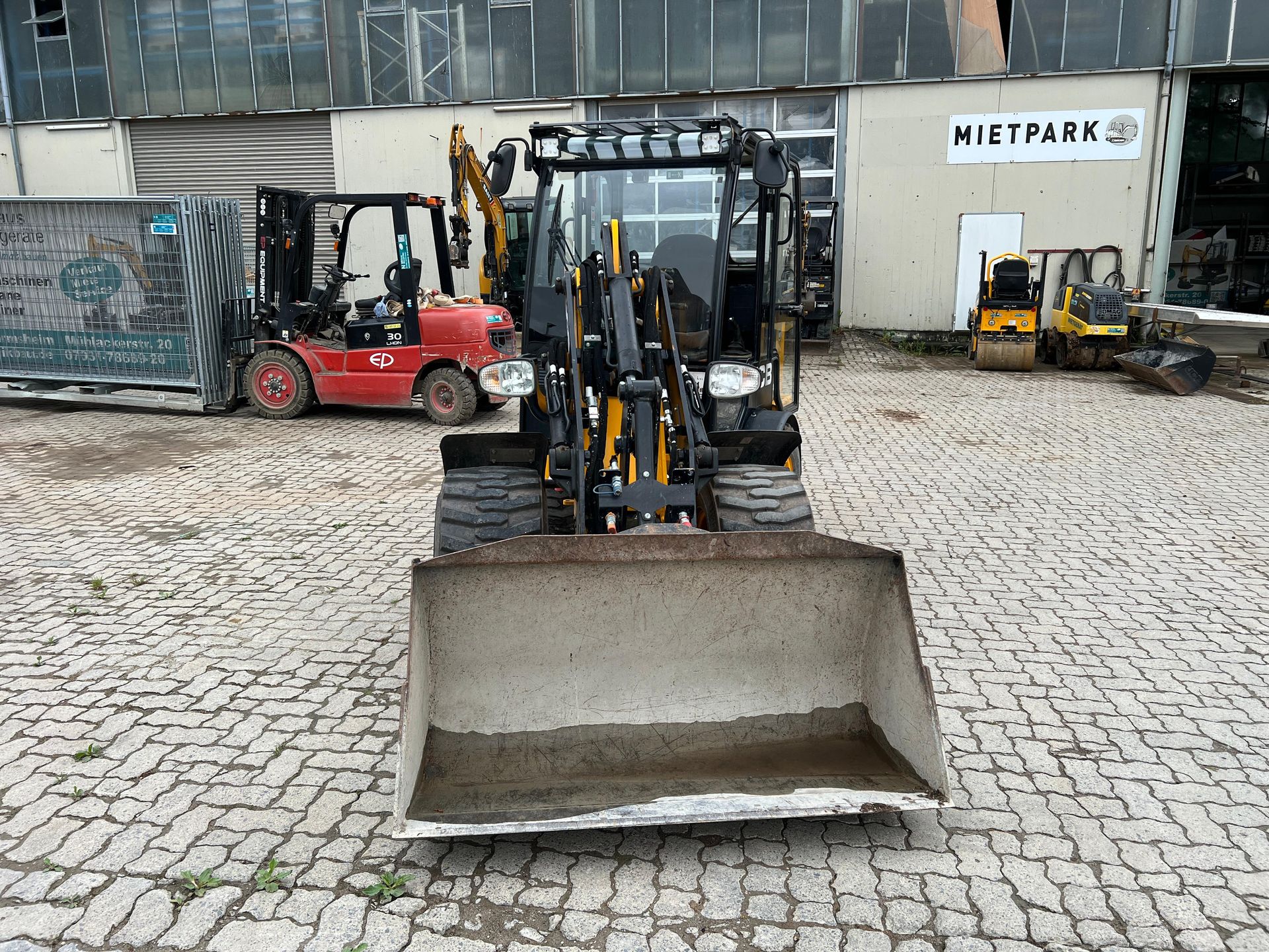 Kompakter Radlader kaufen