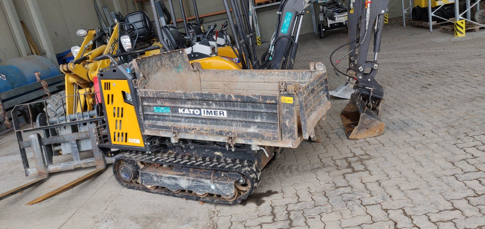 Raupendumper (Dreiseitenkipper) KATO (IHI) Carry 110 Raupendumper (Dreiseitenkipper) KATO (IHI) Carry 110 gebraucht kaufen