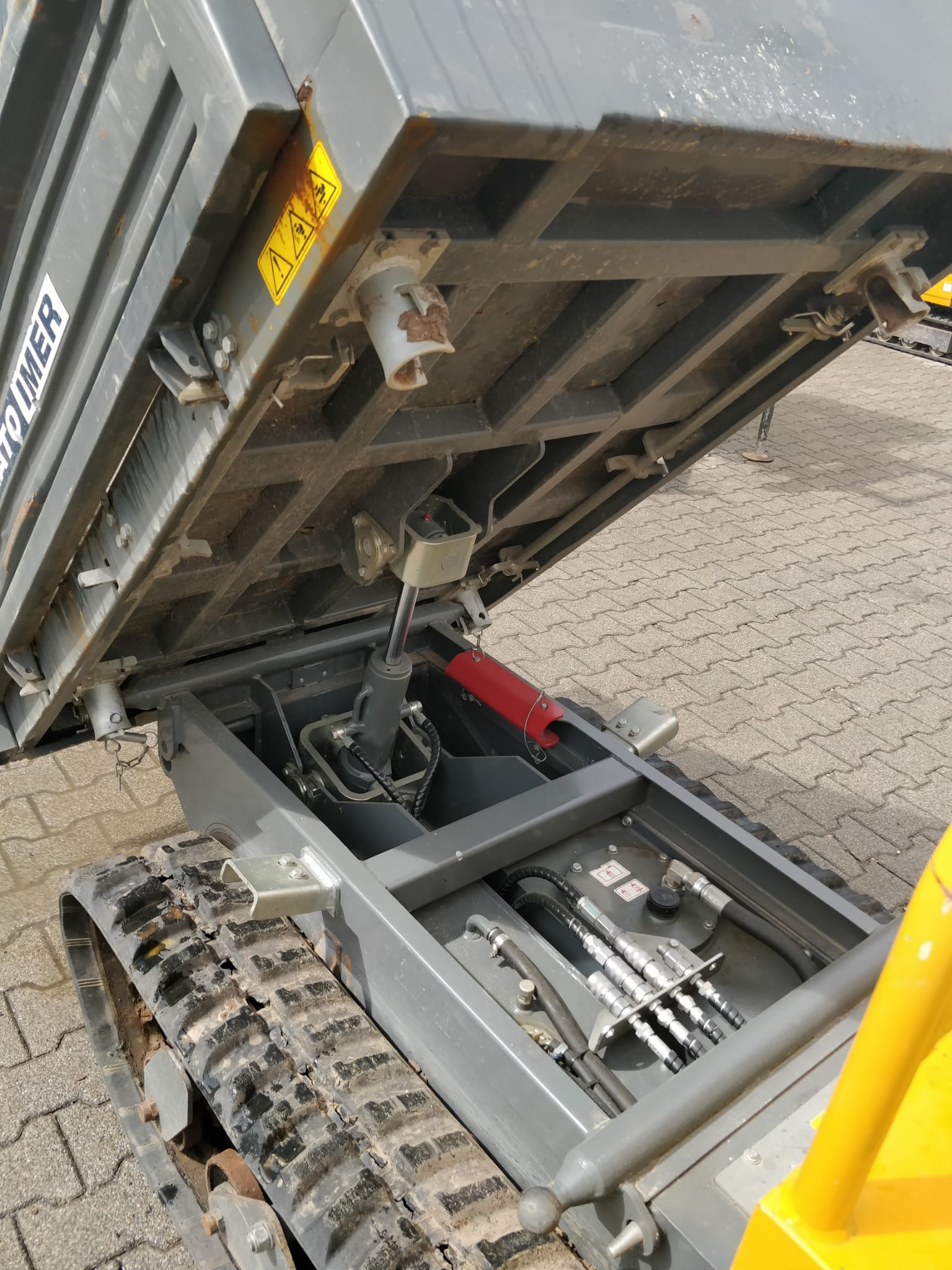 Raupendumper (Dreiseitenkipper) KATO (IHI) Carry 150 Raupendumper (Dreiseitenkipper) KATO (IHI) Carry 150 gebraucht kaufen