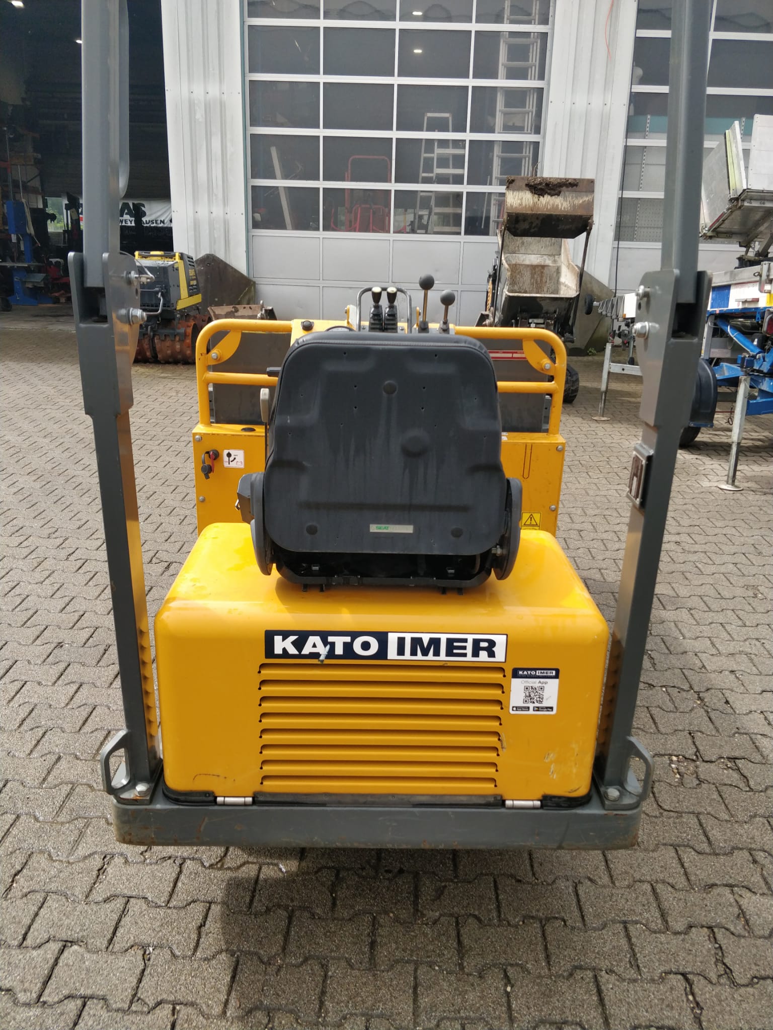 Raupendumper (Dreiseitenkipper) KATO (IHI) Carry 150 Raupendumper (Dreiseitenkipper) KATO (IHI) Carry 150 gebraucht kaufen