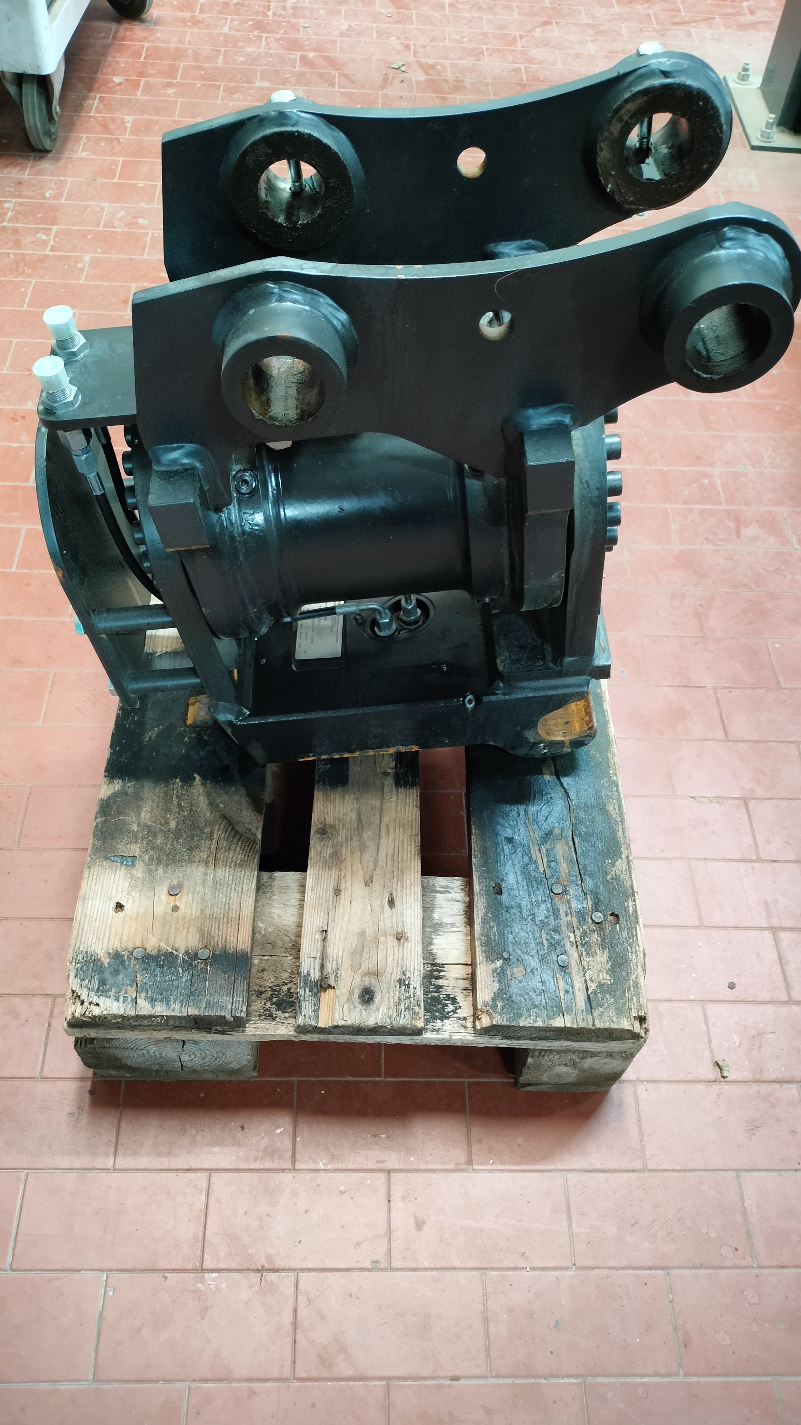HKS Schwenkeinrichtung XTRA Tilt BVD 125 passend JCB 5-6 t HKS Schwenkeinrichtung "Powertilt" XTRA Tilt BVD 125 passend JCB 5-6 t