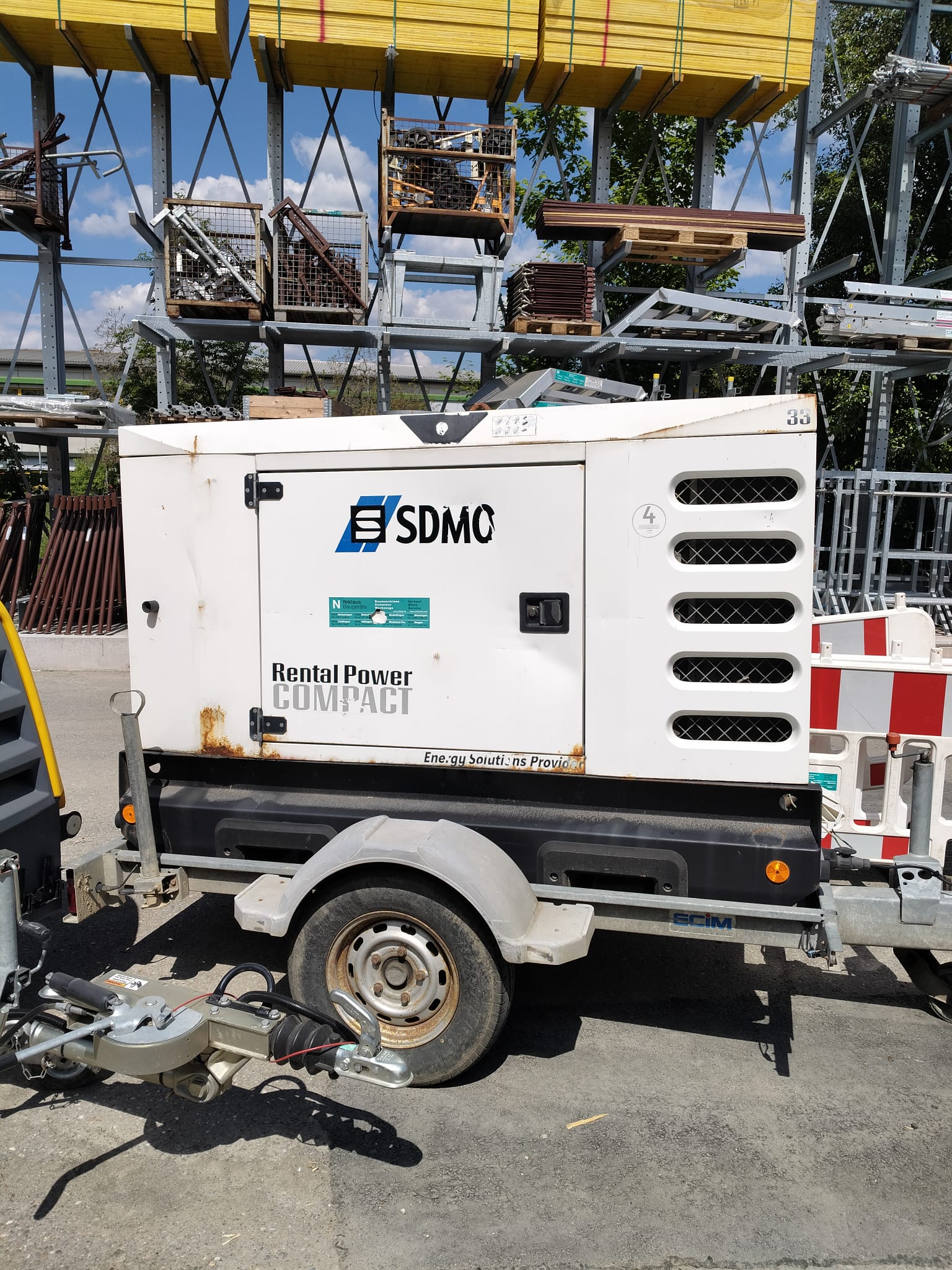 Stromerzeuger/Stromgenerator/HochleistungsgeneratorSDMO RC3 gebraucht kaufen