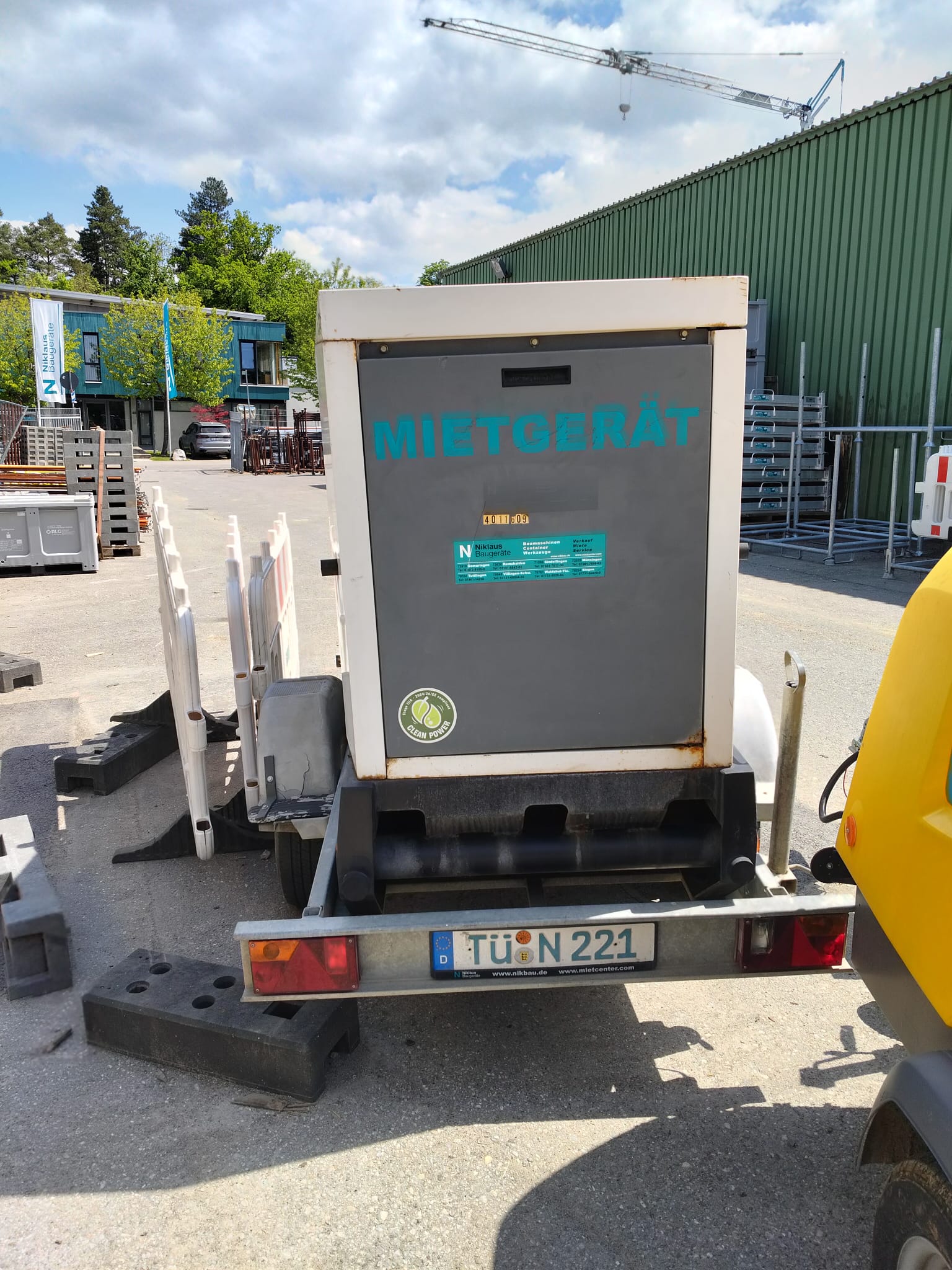 Stromerzeuger/Stromgenerator/HochleistungsgeneratorSDMO RC3 gebraucht kaufen