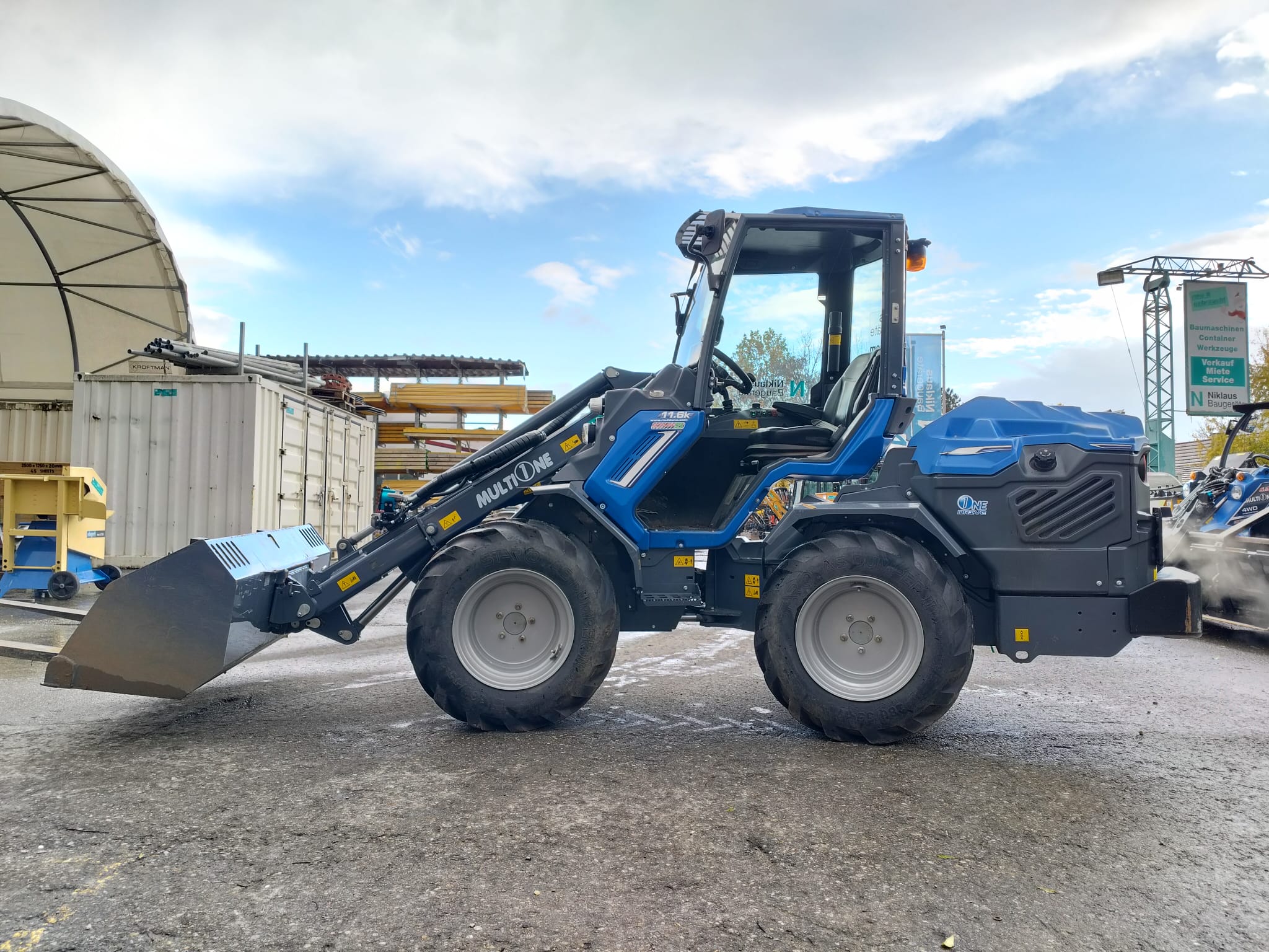 Radlader MultiOne 11.6 K Multifunktionslader Niklaus Baugeräte