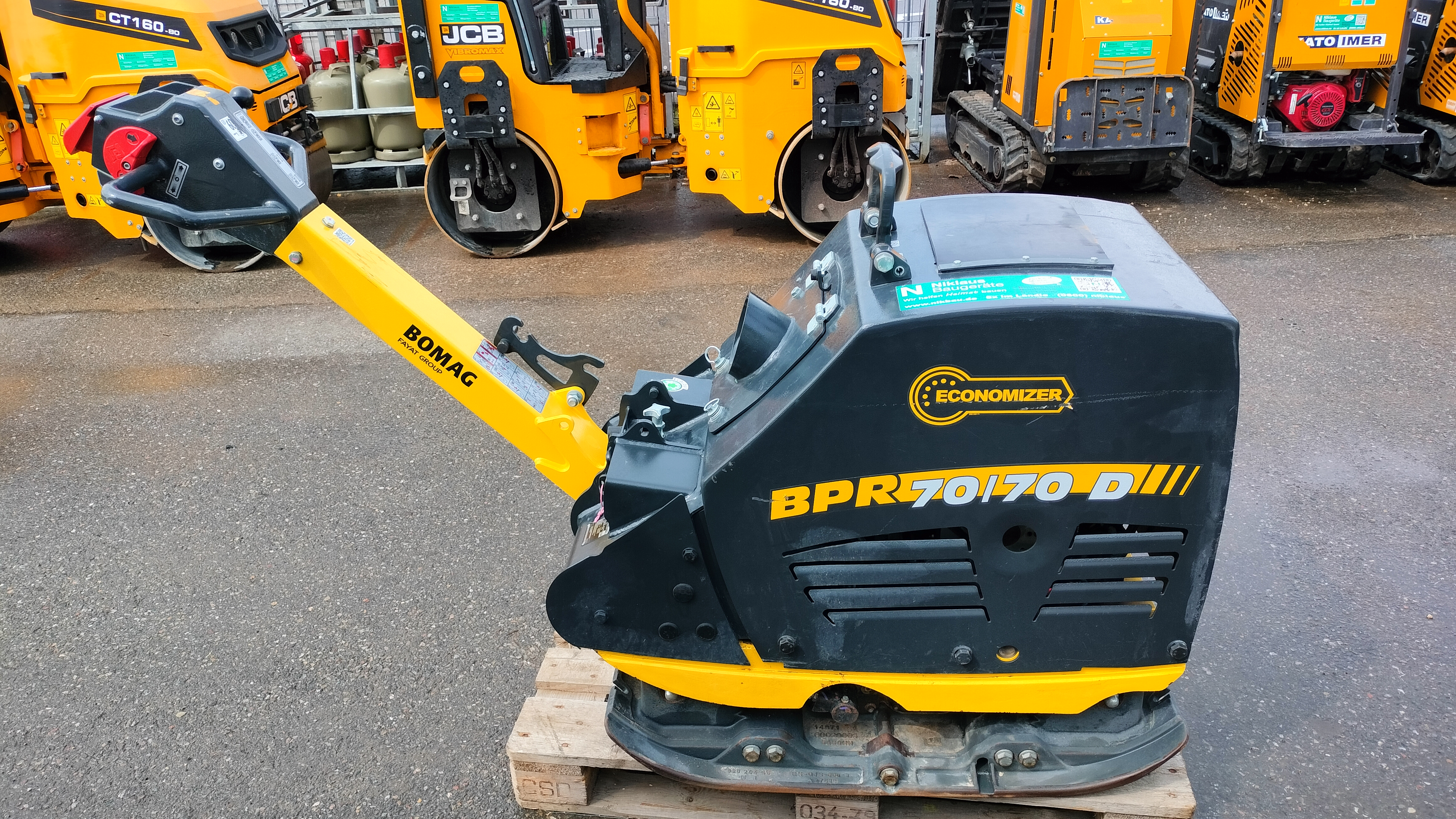 Rüttelplatte Bomag 70/70 D mit Economizer (Verdichtungsanzeige) und Tipcontrol gebraucht kaufen