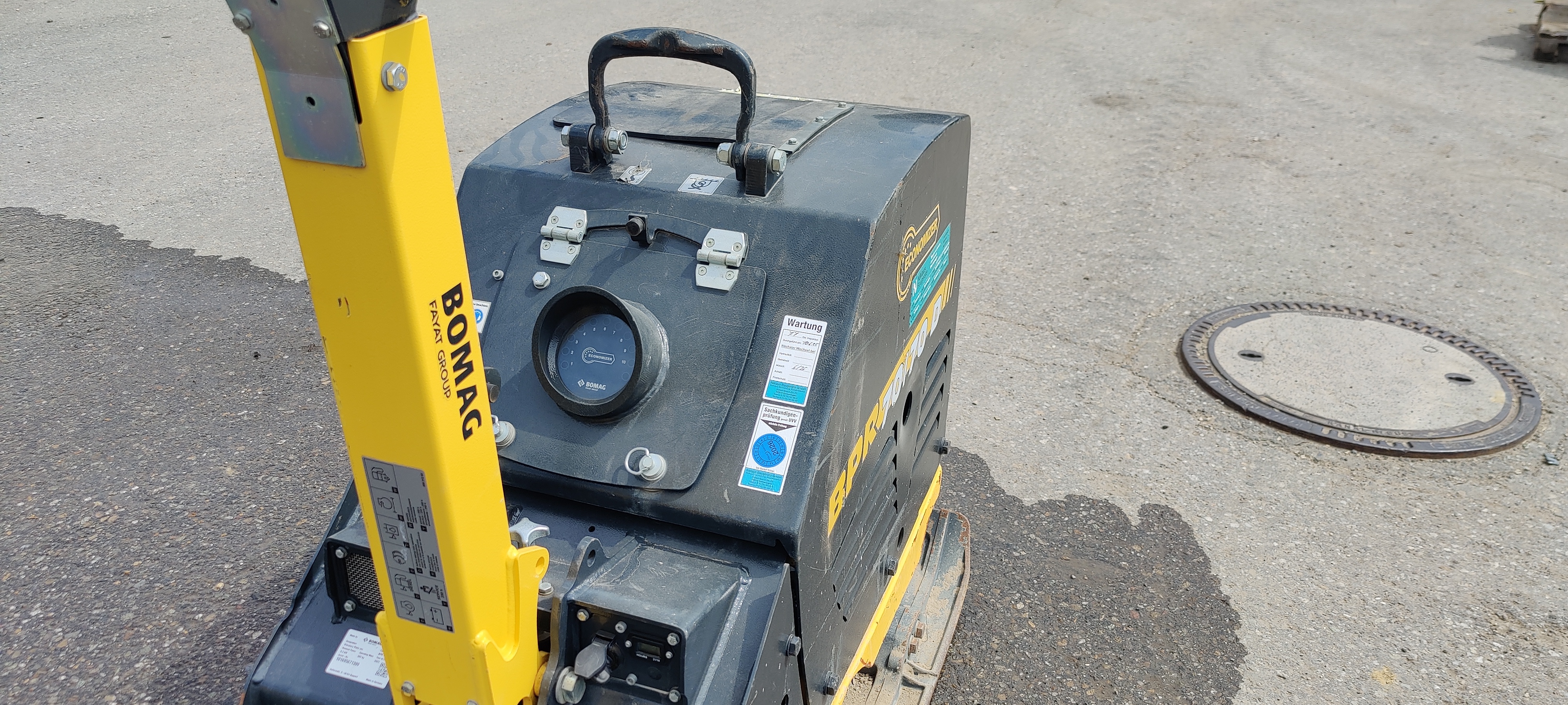 Rüttelplatte Bomag 70/70 D mit Economizer (Verdichtungsanzeige) und Tipcontrol Rüttelplatte Bomag 70/70 D mit Economizer (Verdichtungsanzeige) und Tipcontrol gebraucht kaufen