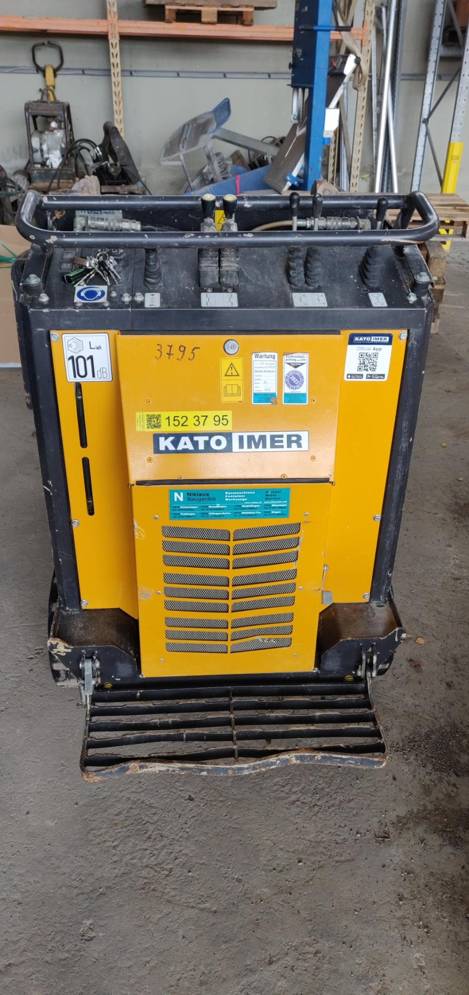 Raupendumper (Dreiseitenkipper) KATO (IHI) Carry 110 Raupendumper (Dreiseitenkipper) KATO (IHI) Carry 110 gebraucht kaufen