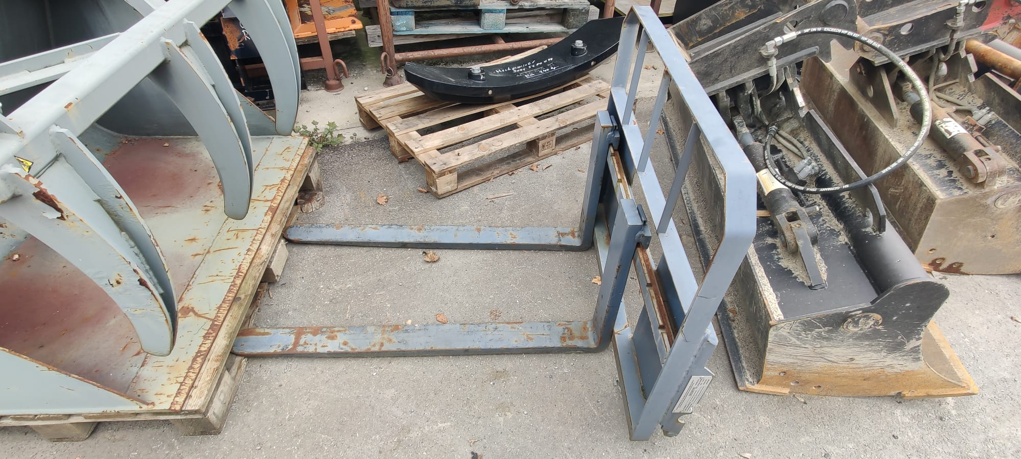 Gebrauchtgerät MANITOU Palettengabel Skid Steer (Bobcat/Attach) gebraucht kaufen