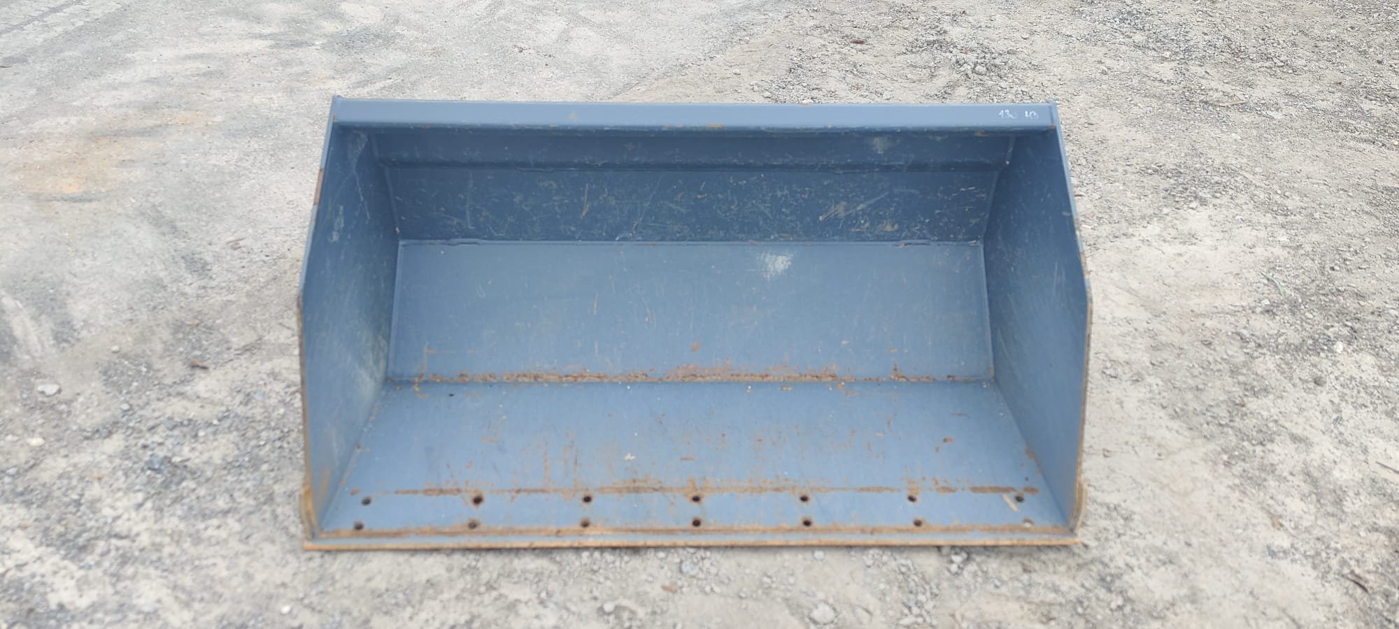Gebrauchtgerät Multione Standardschaufel Plus 130 HD Breite 1.300 mm-Volumen 272 L Gebrauchtgerät Multione Standardschaufel Plus 130 HD Breite 1.300 mm-Volumen 272 L gebraucht kaufen