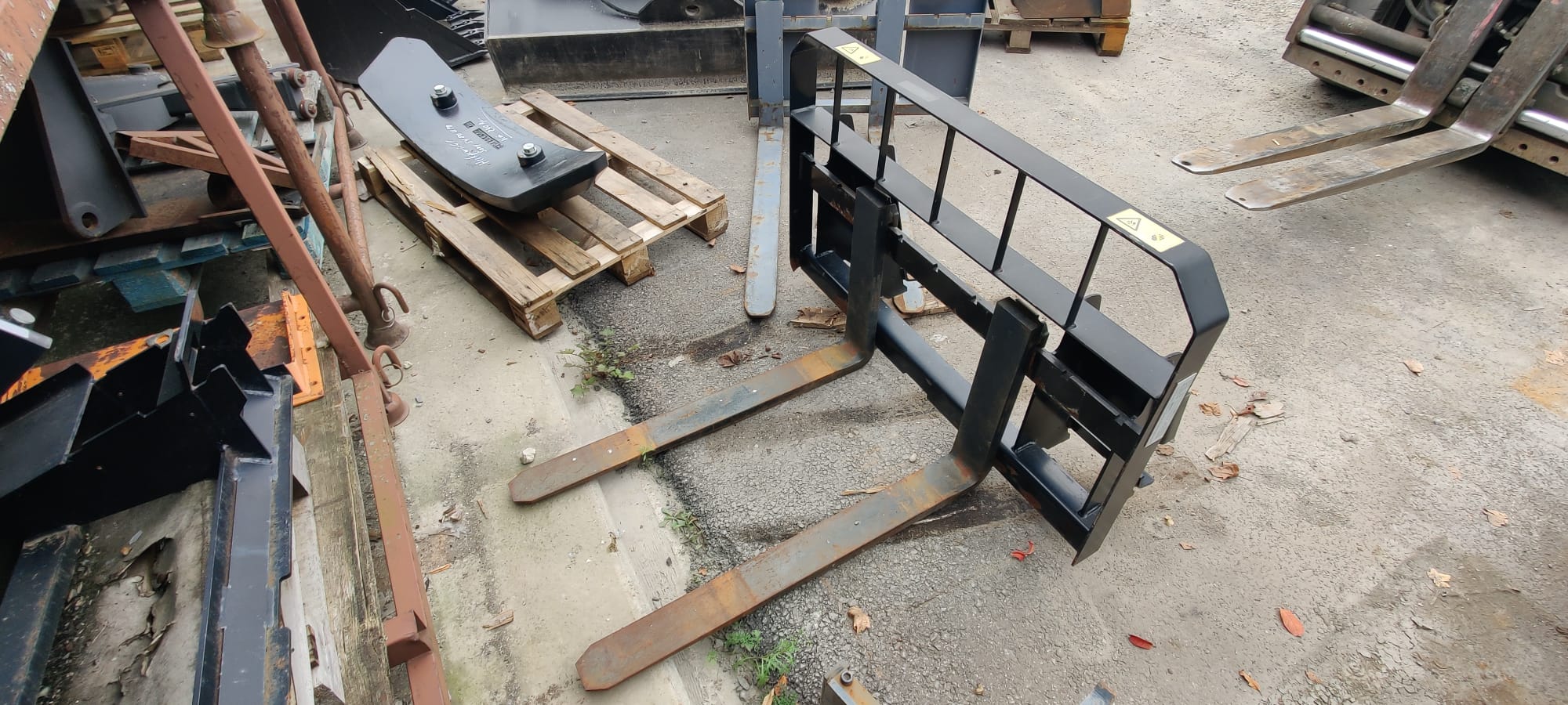 MANITOU Palettengabel (Zinkenlänge 1.000mm) Skid Steer (Bobcat/Attach) gebraucht kaufen