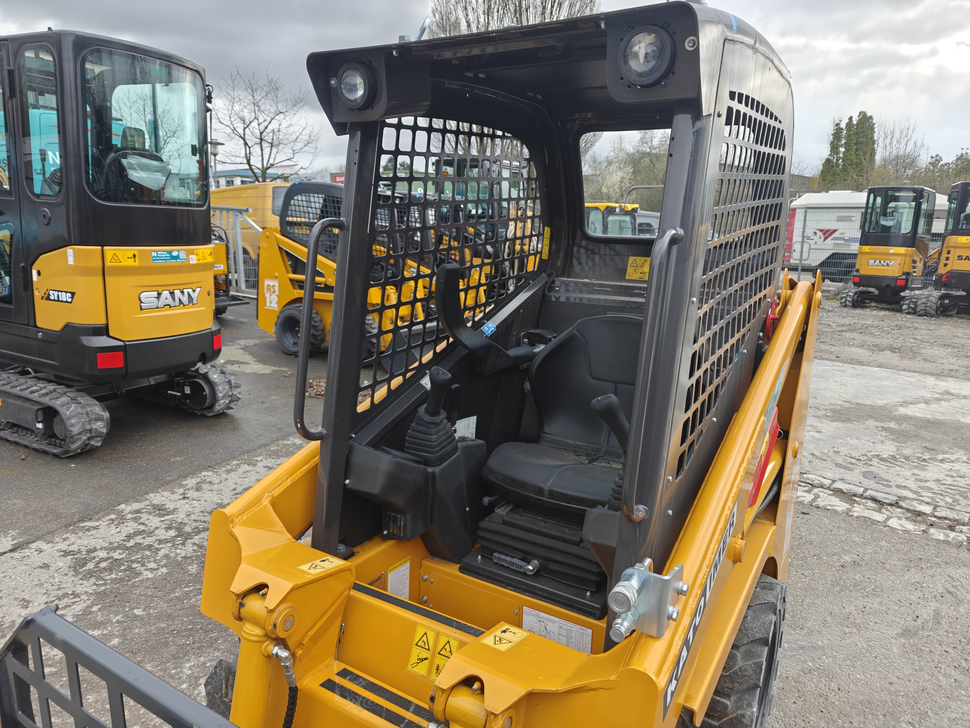 Kompaktlader KATO AS12 Lagermaschine NEU