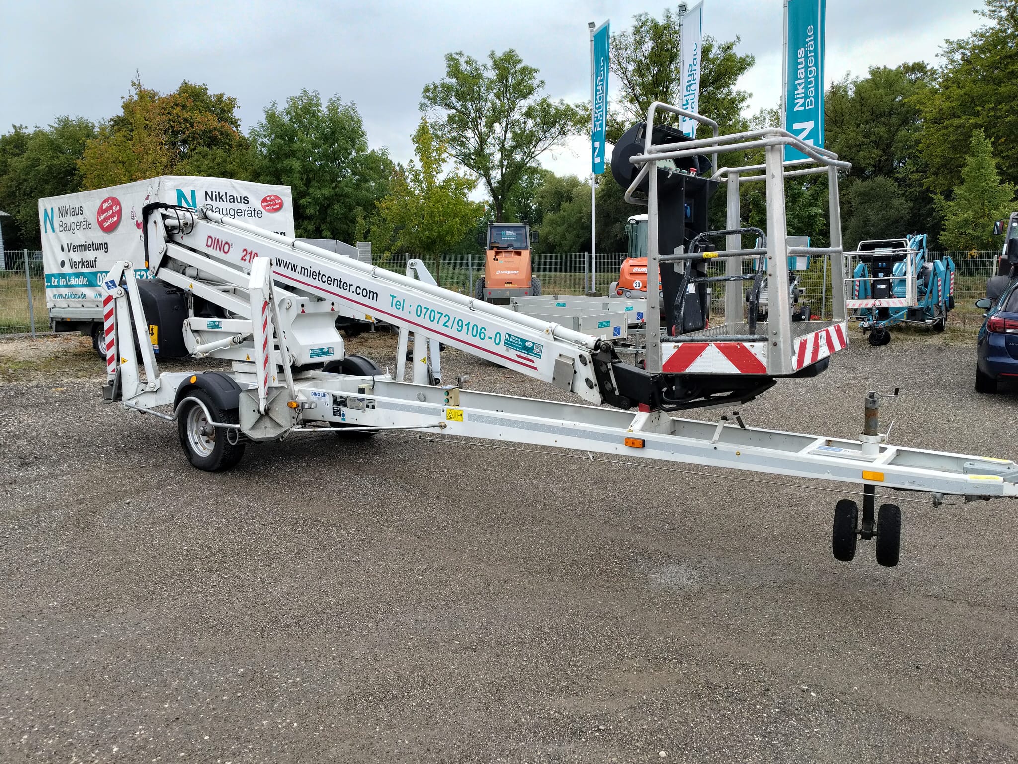 Anhänger-Arbeitsbühne Dino 210XT