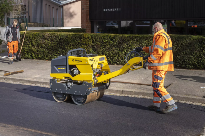 Doppelvibrationswalze BOMAG BW 65 H mieten BOMAG BW 65 H Doppelvibrationswalze / Doppelvibrationswalze BOMAG BW 65 H bei Niklaus Baugeräte miet