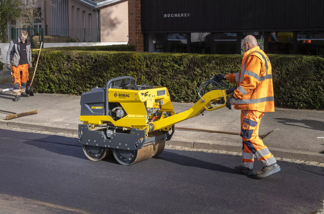 BOMAG BW 65 H Doppelvibrationswalze / Doppelvibrationswalze BOMAG BW 65 H bei Niklaus Baugeräte miet