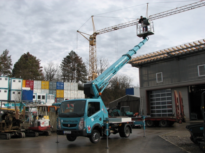 LKW-Arbeitsbühne Ruthmann TB 220 mieten / LKW-Arbeitsbühne Niklaus Baugeräte mieten