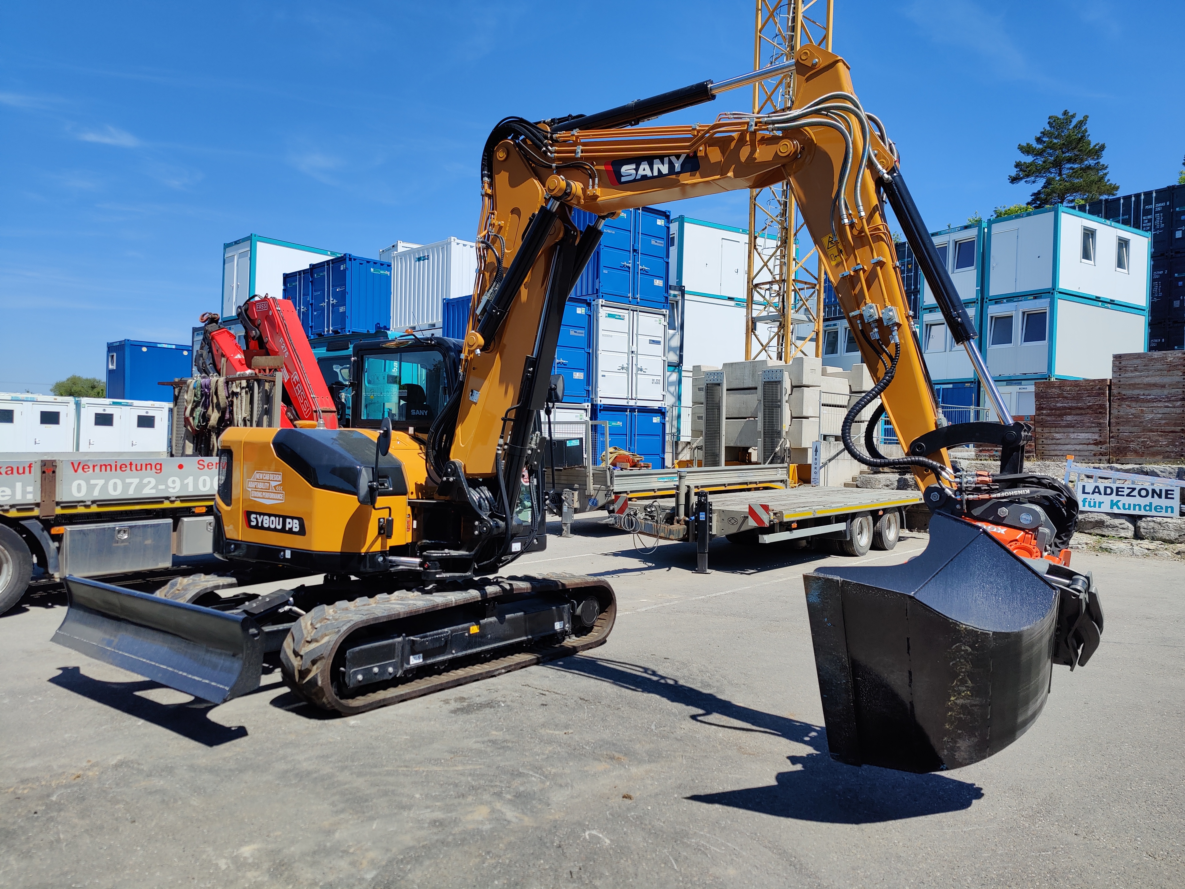 Sany SY 80 U-2PB Kurzheckbagger / Minibagger Sany SY 80 U-2PB Kurzheckbagger mieten Minibagger mit Verstellausleger bei Niklaus Baugeräte mieten