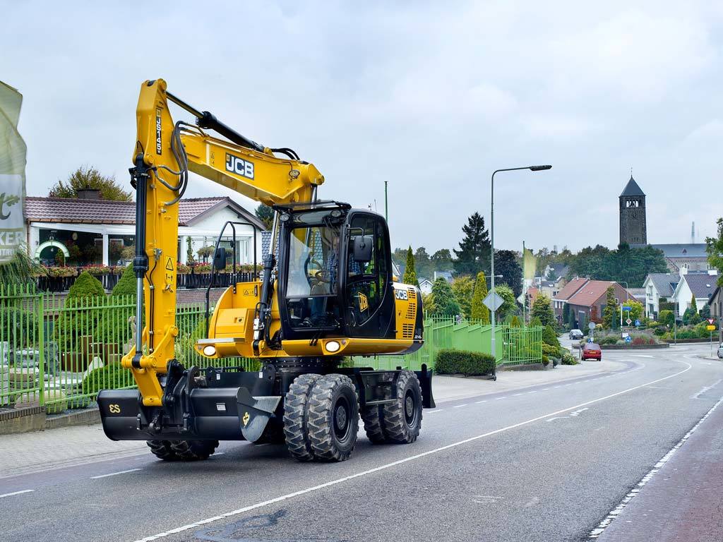 JCB JS 145 W PLUS Mobilbagger / Mobilbagger bei Niklaus Baugeräte mieten