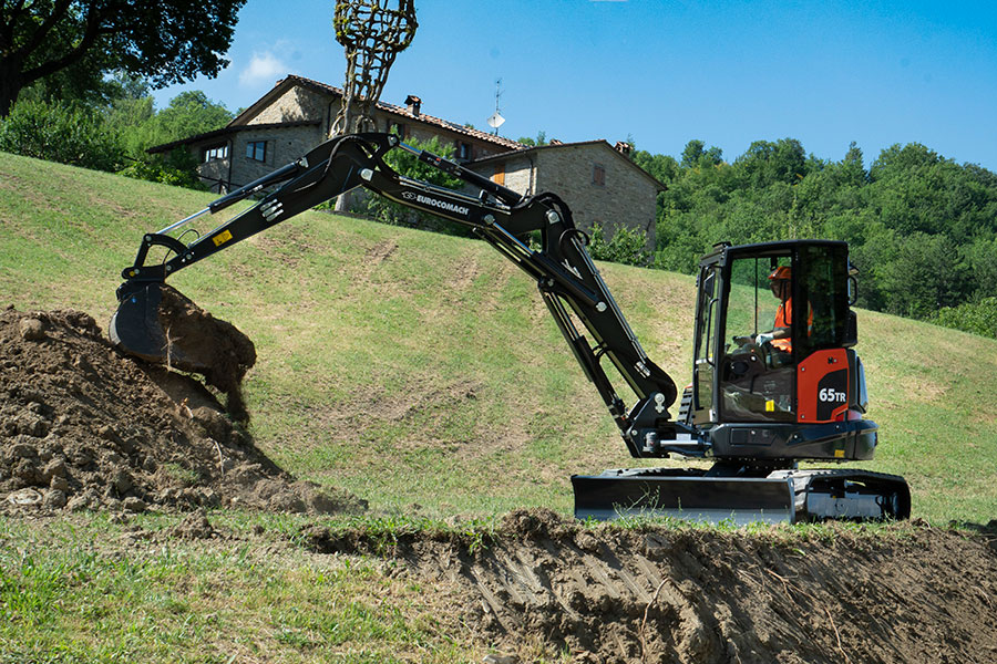 Eurocomach ES 65 TR Kurzheckbagger / Minibagger Eurocomach ES 65 TR Kurzheckbagger / Minibagger mit Verstellausleger bei Niklaus Baugeräte mieten