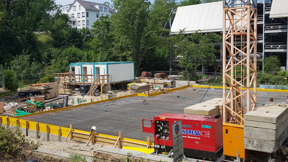 Niklaus Baumaschinen und Baugeräte auf einer Baustelle in Reutlingen